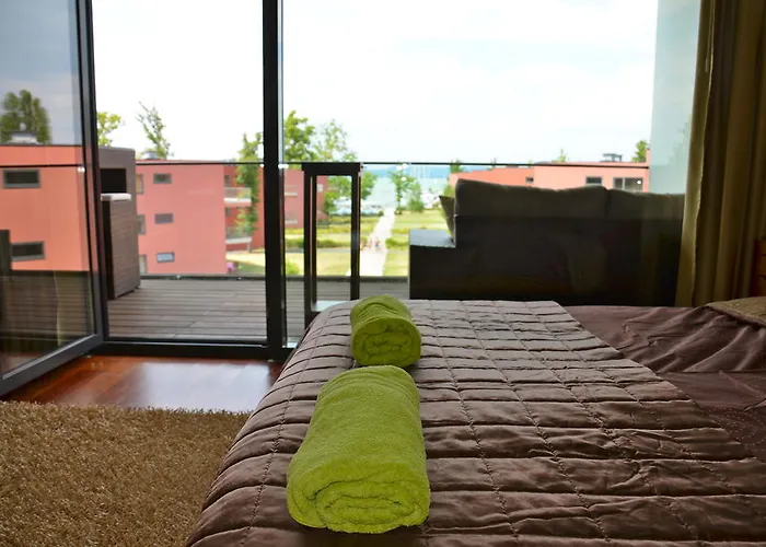 Modern With View דירה בלטונללה