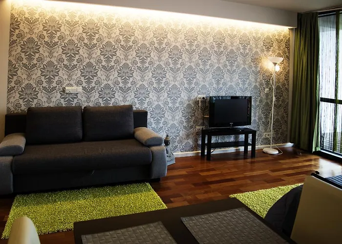 דירה Modern With View בלטונללה