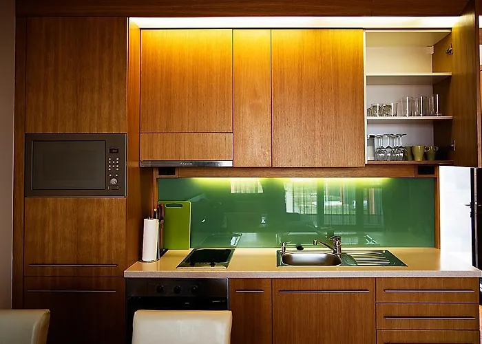 Modern With View בלטונללה