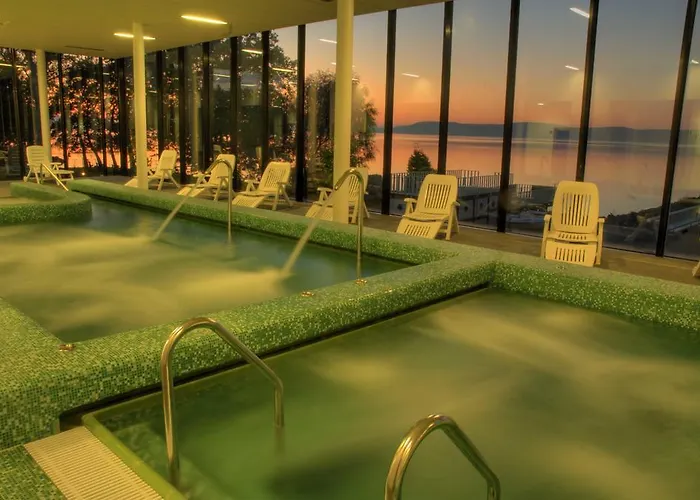 דירה Modern With View בלטונללה