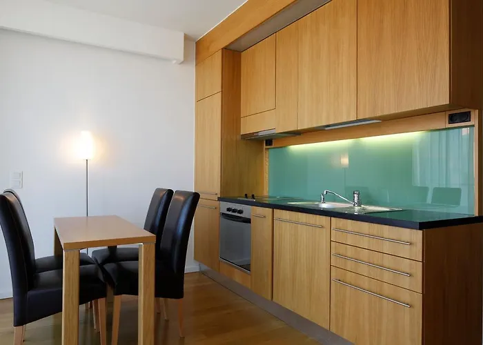 דירה Modern With View בלטונללה